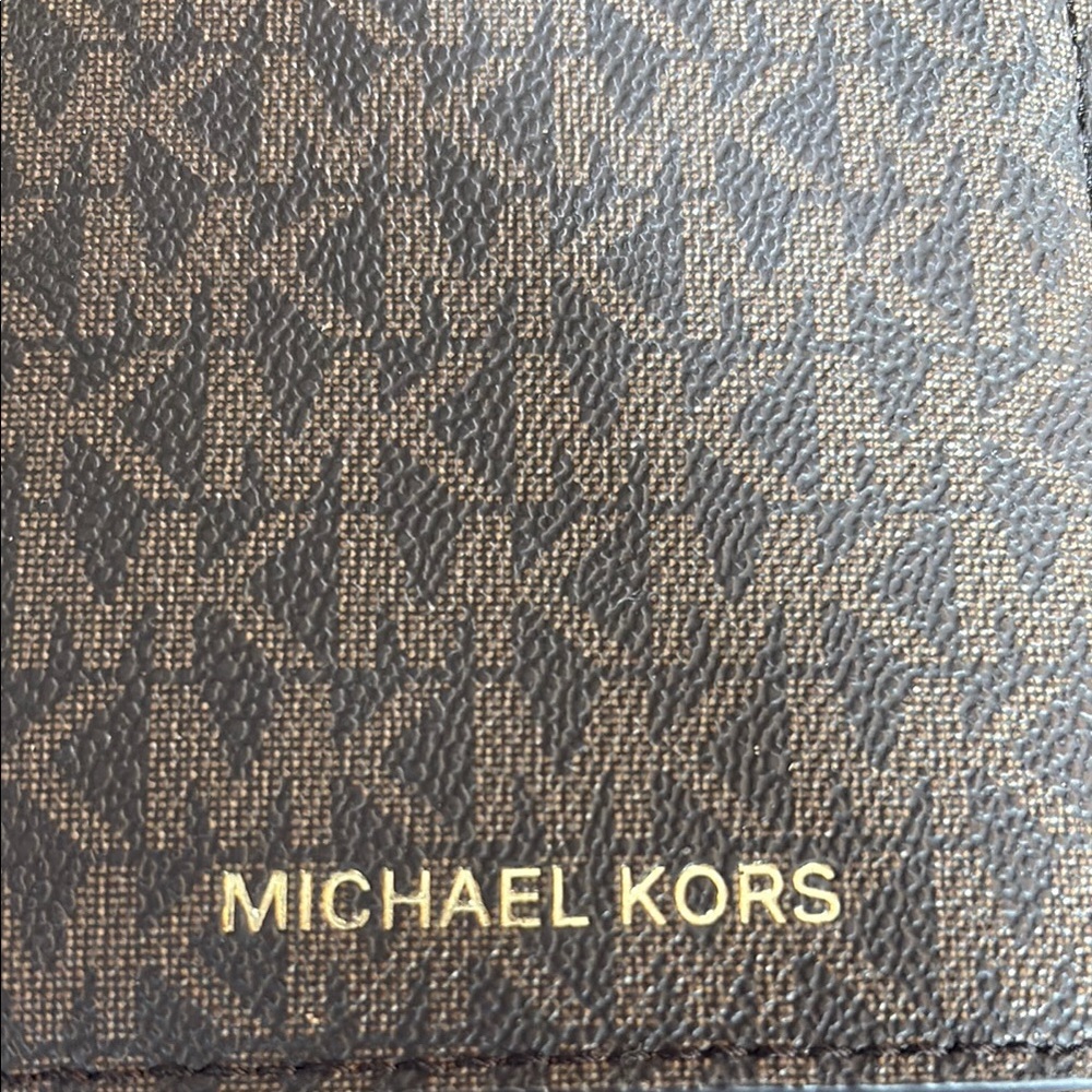 Michael Kors passport logo wallet in brown - Picture 7 of 7